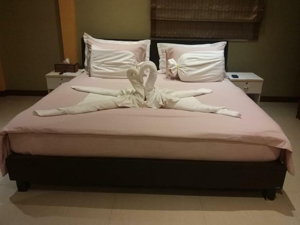 פאטאיה Boomerang Guesthouse And Bar מראה חיצוני תמונה