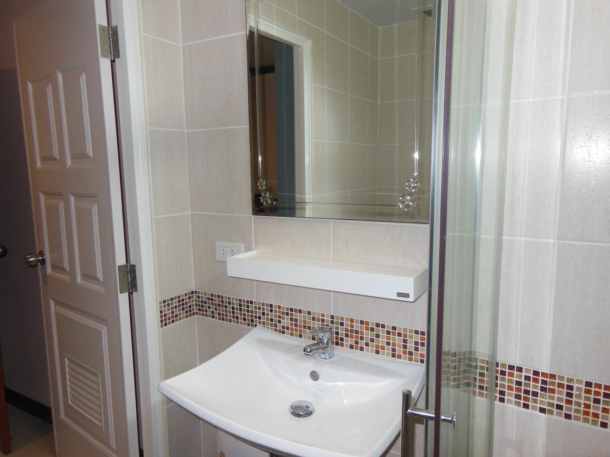 פאטאיה Boomerang Guesthouse And Bar מראה חיצוני תמונה